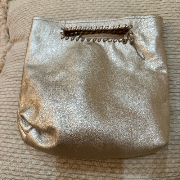 Jennifer Haley gold leather cross body/clutch - Picture 5 of 5